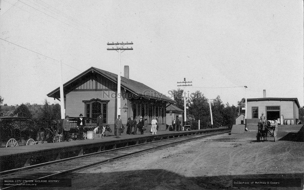 Postcard: Readfield station